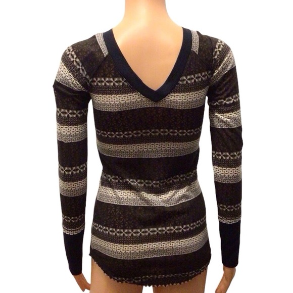 Miley Cyrus Max Azria Long Sleeve Burnout Double V-neck Short Size Medium - Picture 3 of 6